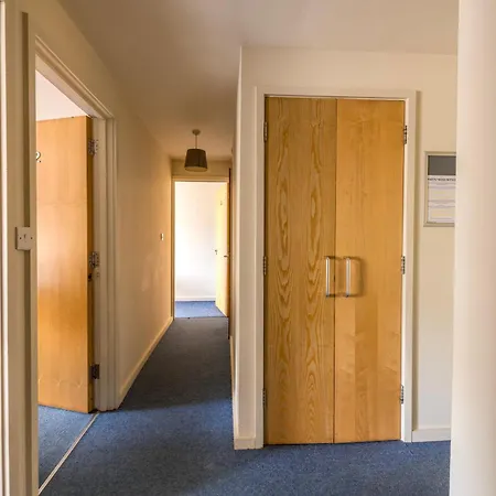Contemporary Hampton 3 By Prescott * Bristol