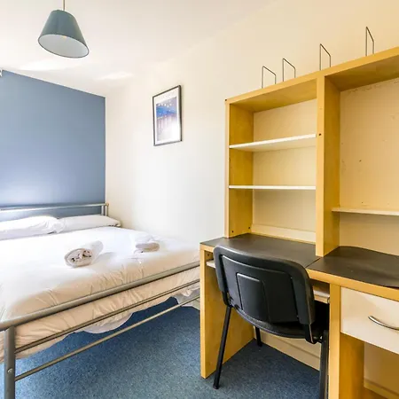 Contemporary Hampton 3 By Prescott Apartment Bristol
