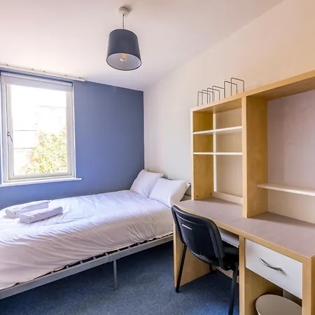 Apartment Contemporary Hampton 3 By Prescott Bristol