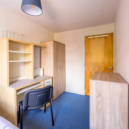 Contemporary Hampton 3 By Prescott Bristol